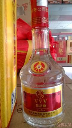 品鑒匠心，暢享醇香——張雷酒業商行團購特供52度濃香型白酒